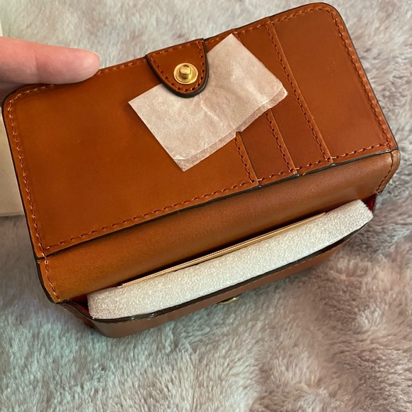 Dooney & Bourke Slim Phone Case in White ZR022 NWT - Picture 5 of 15